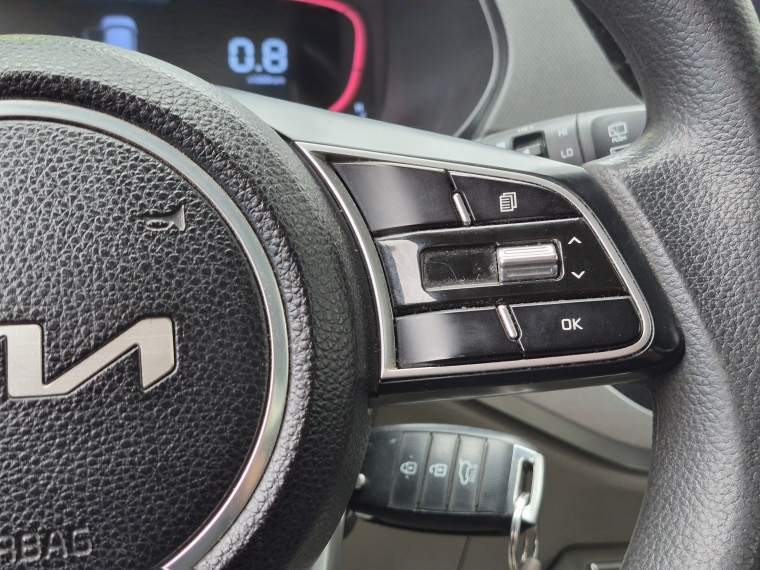 Kia Carens Carens Lx 1.5l 6mt 7p - 2222 2023 Usado en Rosselot Usados