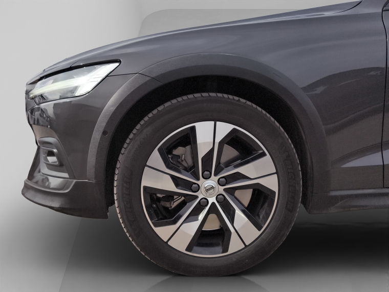 Volvo V60 Cc Ii B5 4x4 2.0 Aut 2023 Usado  Usado en BMW Premium Selection