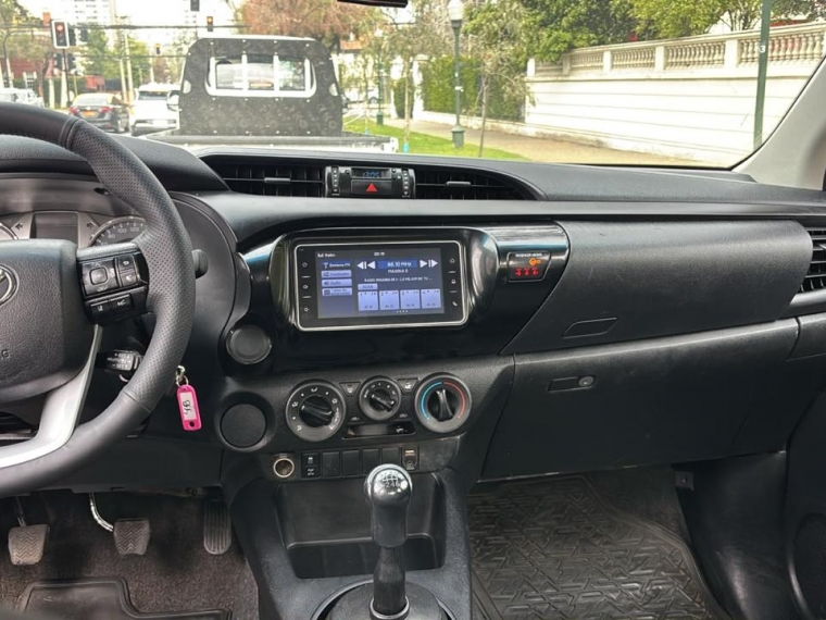 TOYOTA HILUX  Dcab DX 4x2 2.4cc - imagen 11