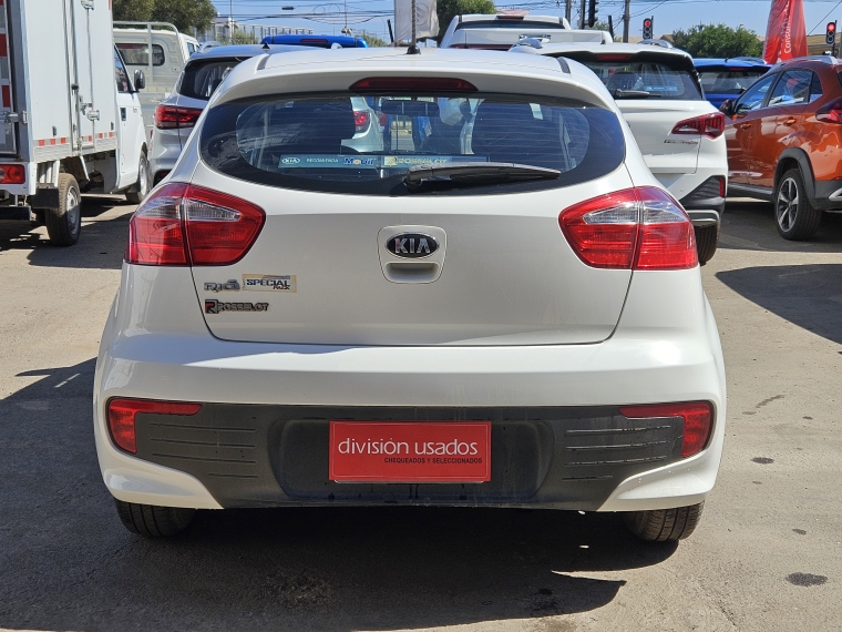 Kia Rio 5 Rio 5 Lx 1.2l 5mt Special Pack - 1817 2017 Usado en Rosselot Usados