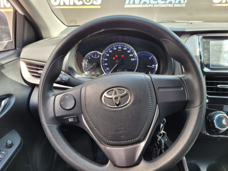 Toyota Yaris Yaris Sedan Otto 1.5 E 2022 Usado  Usado en Webautos.cl