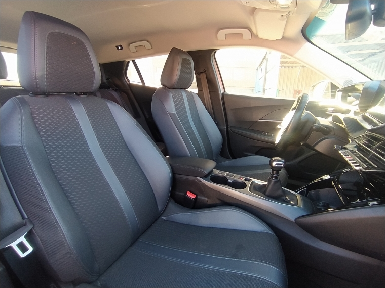 Peugeot 2008 1.2 Allure Pack Puretech 130 Mt 2021 Usado  Usado en Kovacs Usados