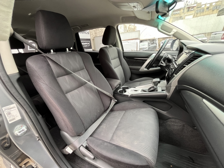 Mitsubishi Montero sport 3.0 At  4x2 2020 Usado  Usado en Kovacs Usados