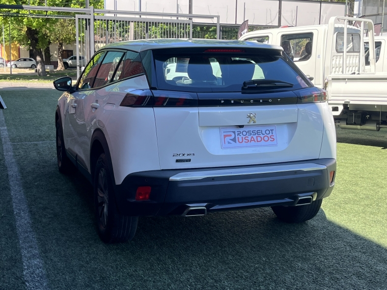 Peugeot 2008 — foto 3 de 22