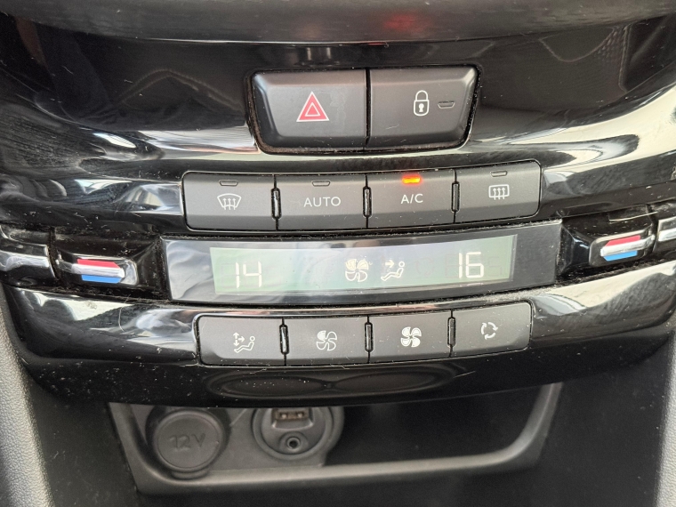 Peugeot 208 Allure Hdi 1.6 2017 Usado en Automotriz Olea Flaño