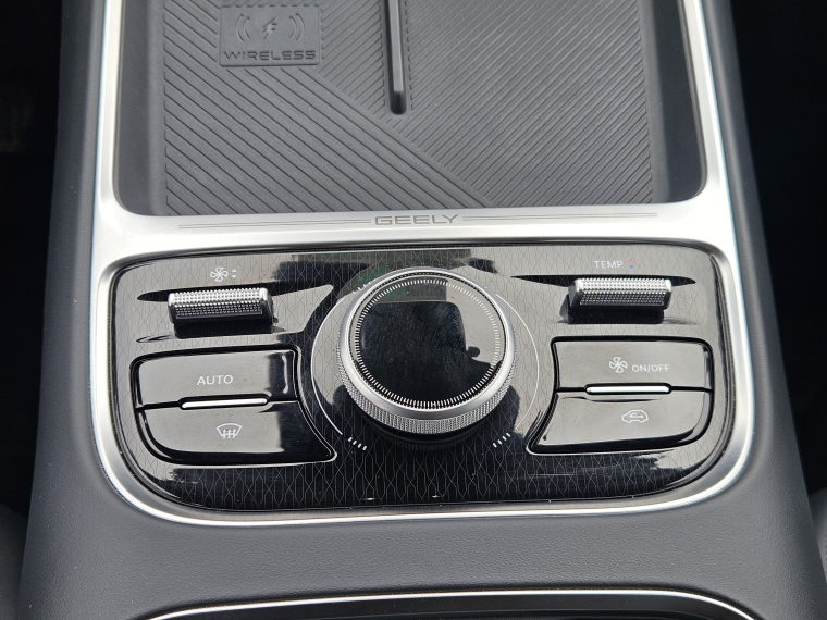 Geely Ex7 — foto 11 de 20
