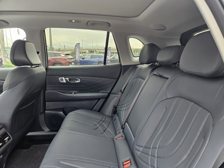 Geely Ex7 — foto 8 de 20
