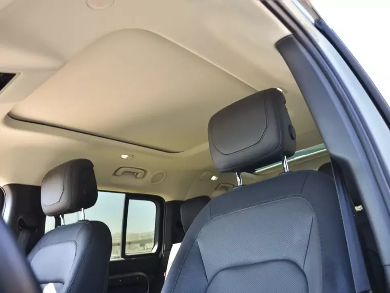 Land rover Defender 3.0 130 X-dynamic S Diesel 4x4 300hp At 5p 2024 Usado  Usado en Webautos.cl