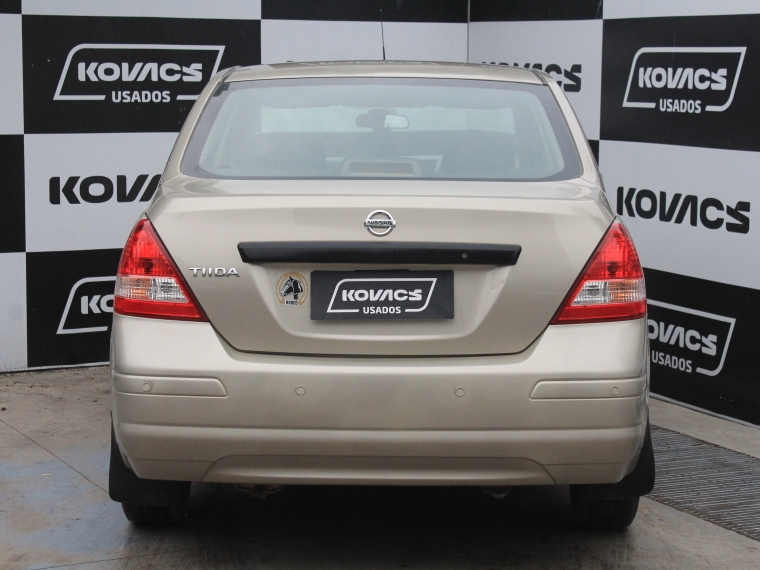 Nissan Tiida 1.6  Sedan  Mt 2015 Usado  Usado en Kovacs Usados