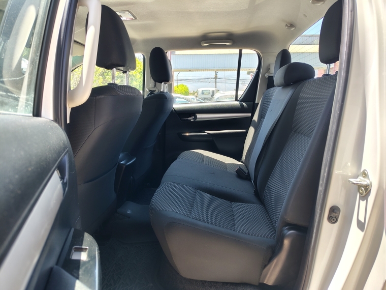 Toyota Hilux 2.4 Sr 7 Ab Mt 4x2 Diesel 2022 Usado  Usado en Kovacs Usados