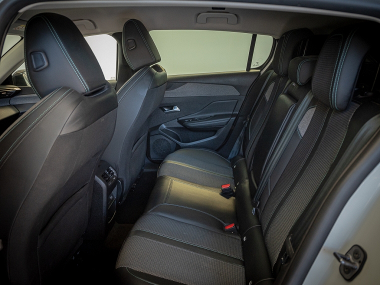 Peugeot 308 308 1.2 Allure Pack Puretech 130hp At 2024 Usado Usado en Webautos.cl Peugeot 308 308 1.2 Allure Pack Puretech 130hp At 2024 Usado Usado en Webautos.cl