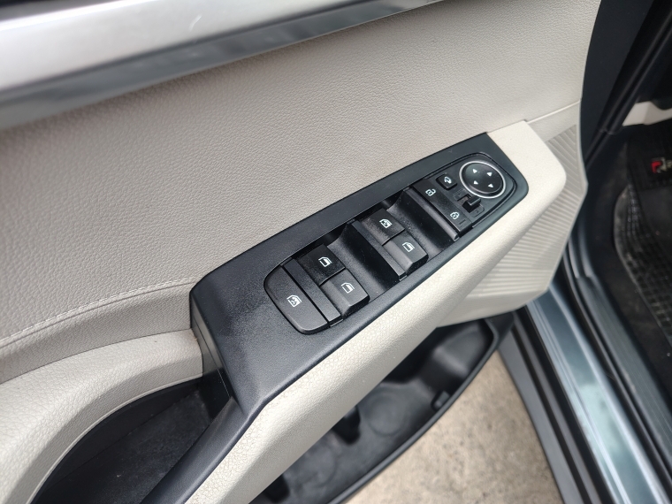 Kia Carens Carens Ex Tgdi 1.5 Aut 2024 Usado en Rosselot Usados
