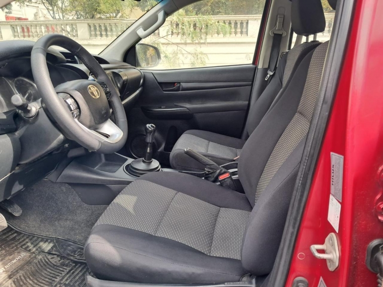 TOYOTA HILUX DX 4X4 2.4 - imagen 6