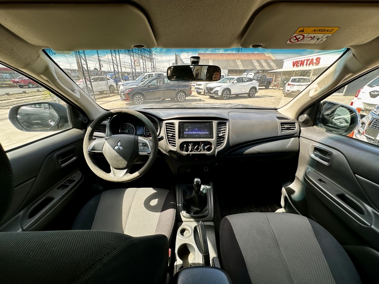 Mitsubishi L200 L200 D/c 2.4 Katana Cr 4x2 Mt Special Pack 2021 Usado en Rosselot Usados