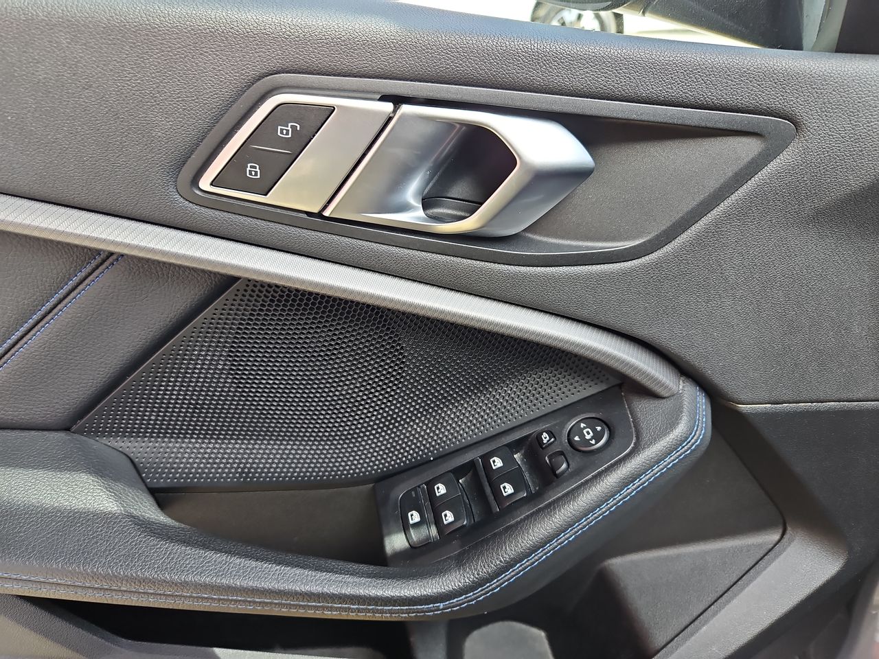 Bmw 118i 118i Hatchback 1.5 Aut 2023 Usado  Usado en Webautos.cl