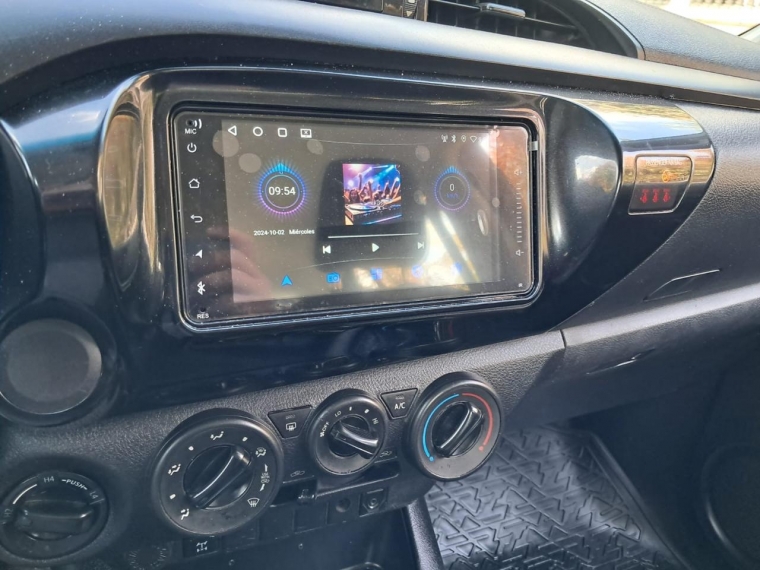 TOYOTA HILUX DX 4X4 2.4 - imagen 9