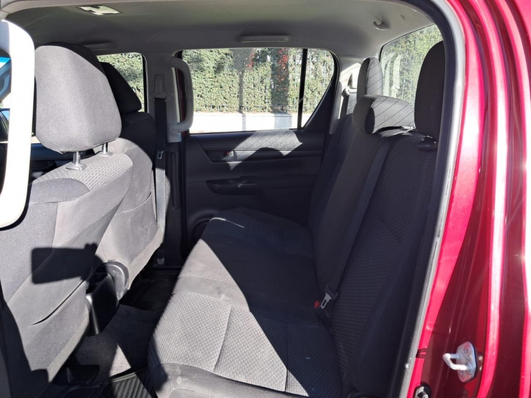 TOYOTA HILUX DX 4X4 2.4 - imagen 22