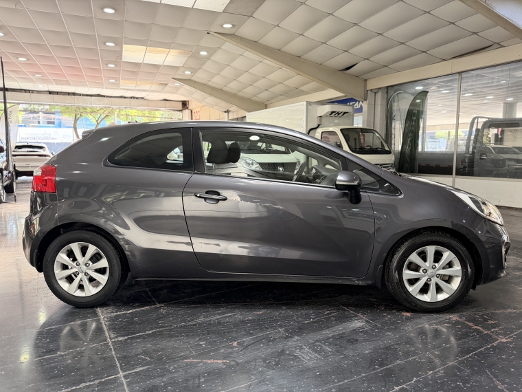 Kia Rio 3 Ex 1.4l Ac Abs 6mt  2014  Usado en Grass & Arueste