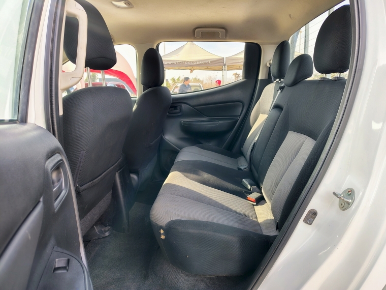 Mitsubishi L200 L200 D/c 2.4 Katana Crt 4x4 Special Pack 2023 Usado en Rosselot Usados