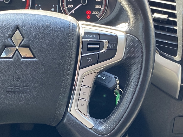 Mitsubishi L200 Katana Cr 2.4 2021 Usado  Usado en Kovacs Usados