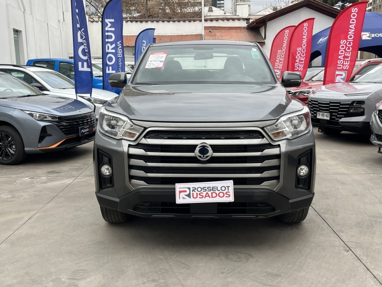 SsangYong Grand Musso — foto 2 de 24