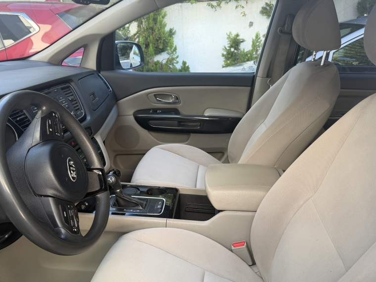Kia Grand carnival 3.3 2015  Usado en Automotriz Alto La Reina