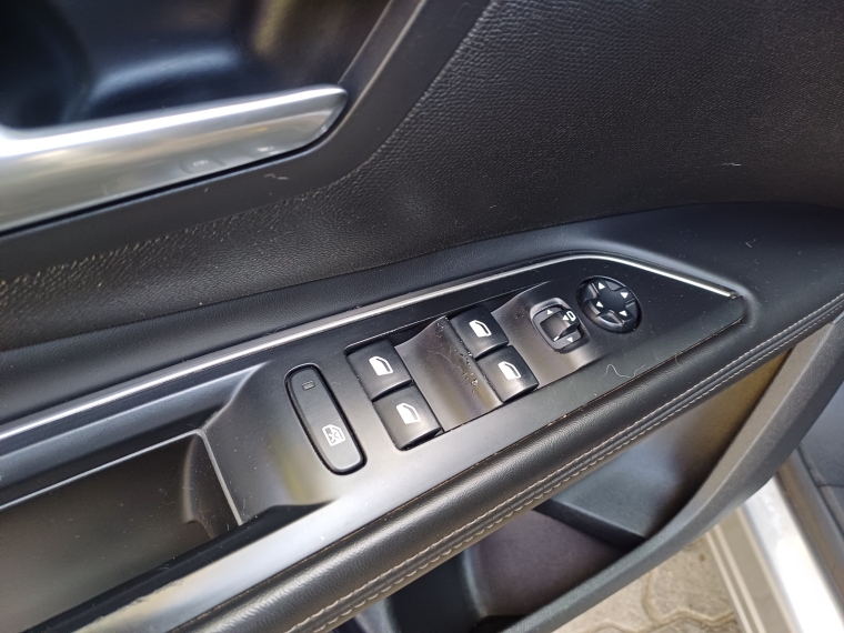 Peugeot 5008 Allure 1.6 2018 Usado  Usado en Kovacs Usados