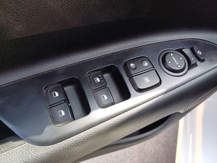 Kia Rio 4 Rio 4 C Lx 1.4l 6mt Ac Abs - 1942 2019 Usado en Rosselot Usados