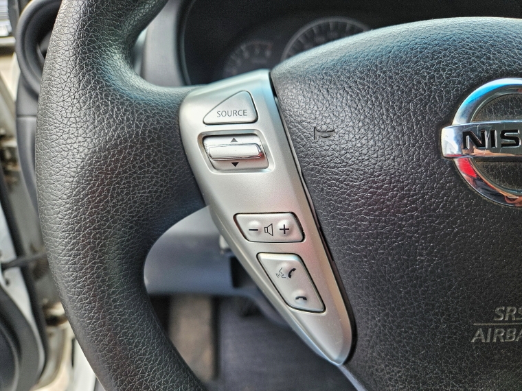 Nissan Versa 1.6 Sense  Mt 2015 Usado  Usado en Kovacs Usados