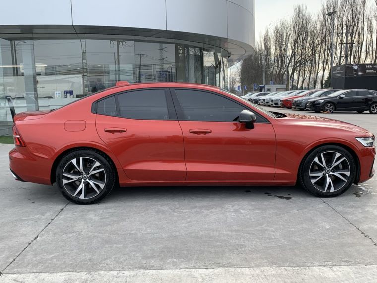 Volvo S60 2.0 T4 R-design At 4p 2021 Usado  Usado en Webautos.cl