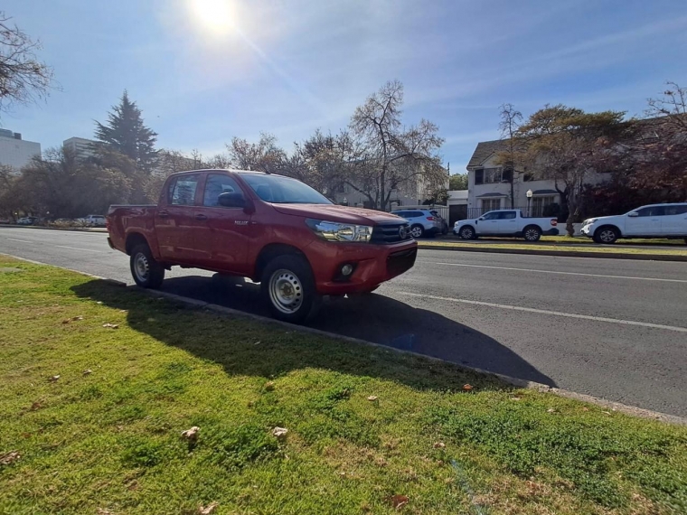 TOYOTA HILUX DX 4X2 2.4 - imagen 2