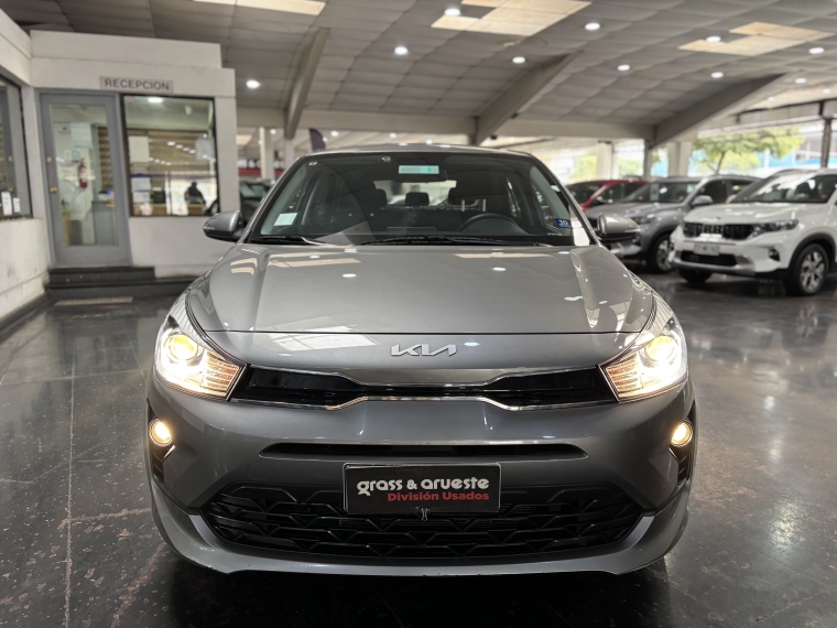 Kia Rio 5 Ex 1.4l 6mt Ci Full 2023  Usado en Grass & Arueste