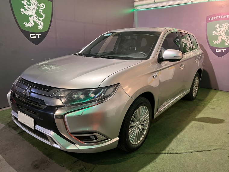 Mitsubishi Outlander 4x4 2.0 Phev 2019  Usado en GT Autos