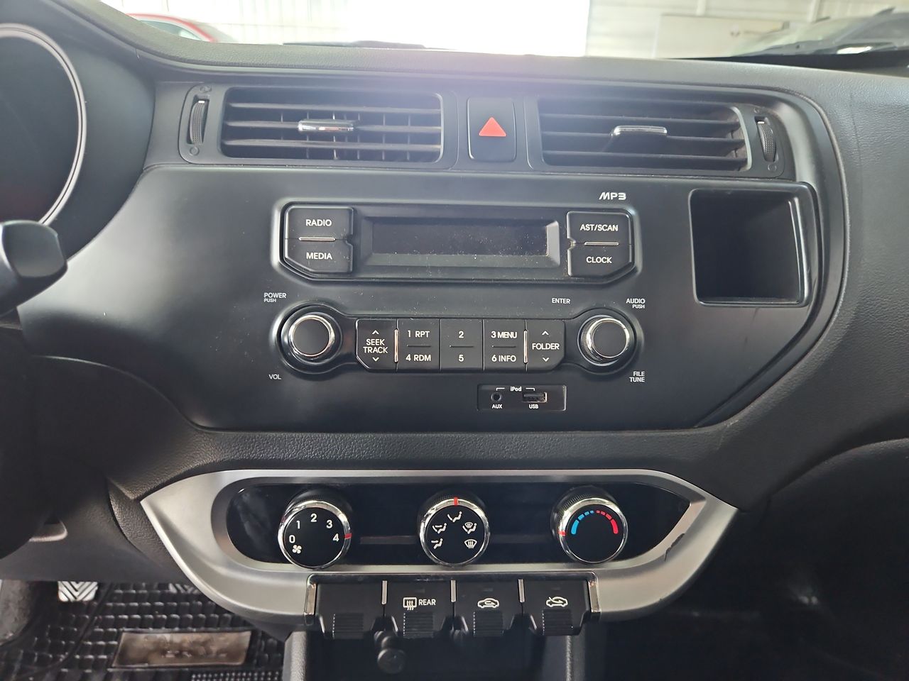 Kia Rio 4 Rio 4 Ex 1.4 2015 Usado en Usados de Primera - Sergio Escobar