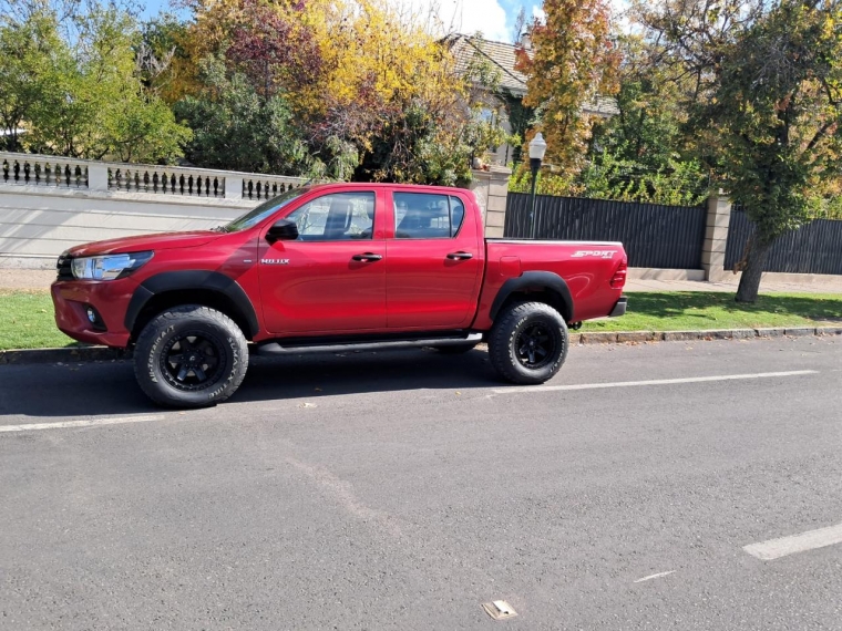 TOYOTA HILUX DX 4X4 2.4 - imagen 4