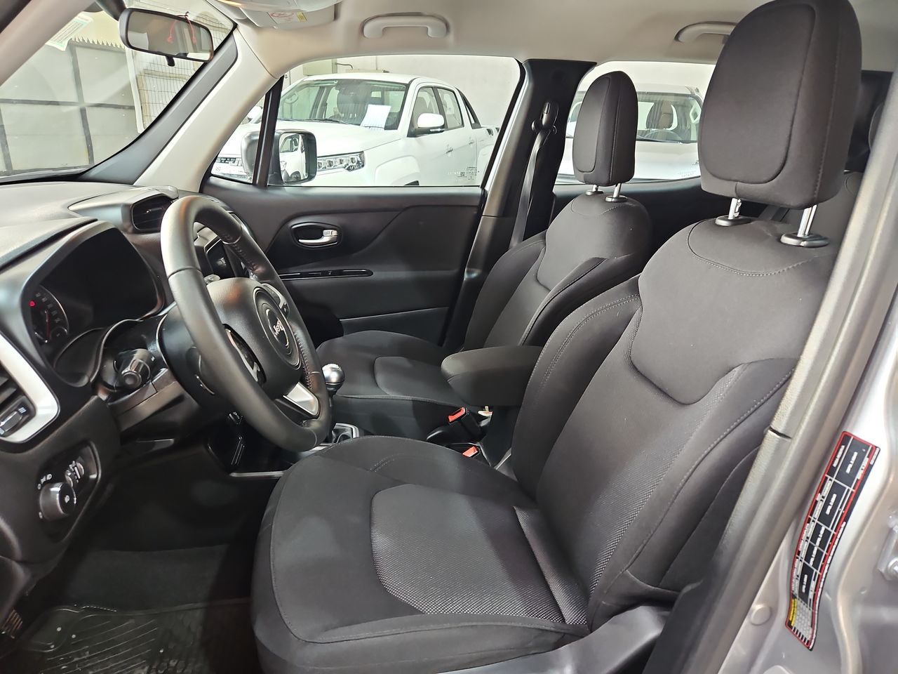 Jeep Renegade Renegade Sport 1.8 2023 Usado en Usados de Primera - Sergio Escobar