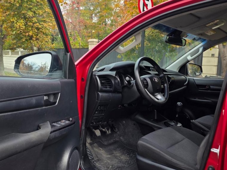 TOYOTA HILUX DX 4X2  2.4 - imagen 13