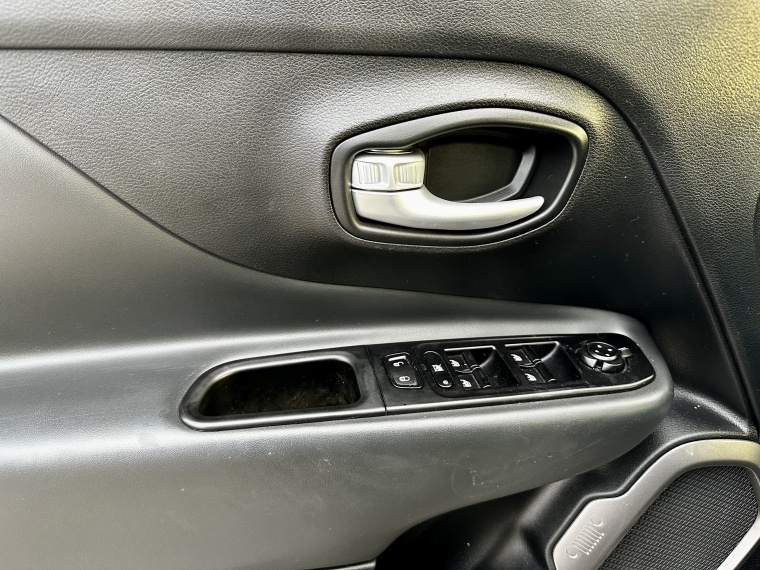Jeep Renegade Renegade Longitude 1.3 Aut 2023 Usado en Rosselot Usados