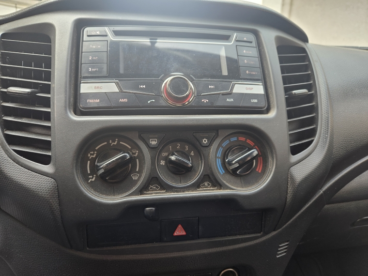 Mitsubishi L200 L200 D/c 2.4 Katana Cr 4x2 Mt Special Pack 2021 Usado en Rosselot Usados