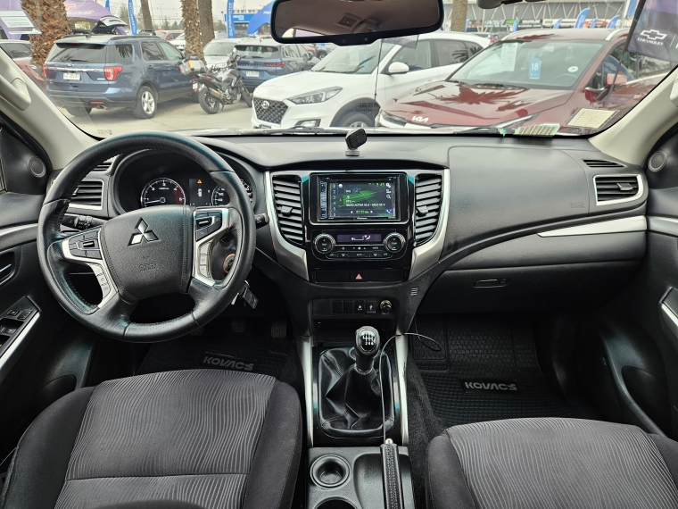 Mitsubishi Montero sport 2.4 Mt 4x2 Diesel 2017 Usado Usado en Kovacs Usados Mitsubishi Montero sport 2.4 Mt 4x2 Diesel 2017 Usado Usado en Kovacs Usados