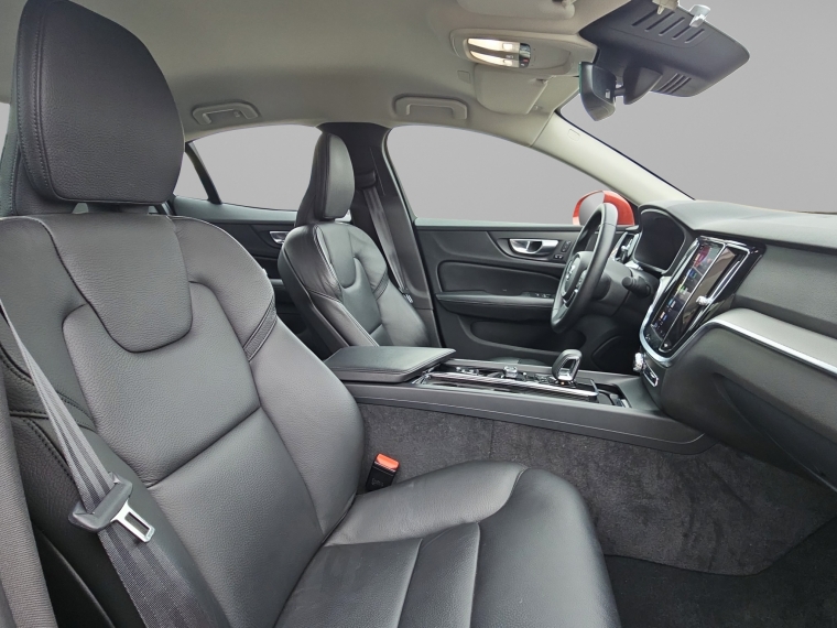 Volvo S60 B4 2023 Usado Usado en BMW Premium Selection Volvo S60 B4 2023 Usado Usado en BMW Premium Selection