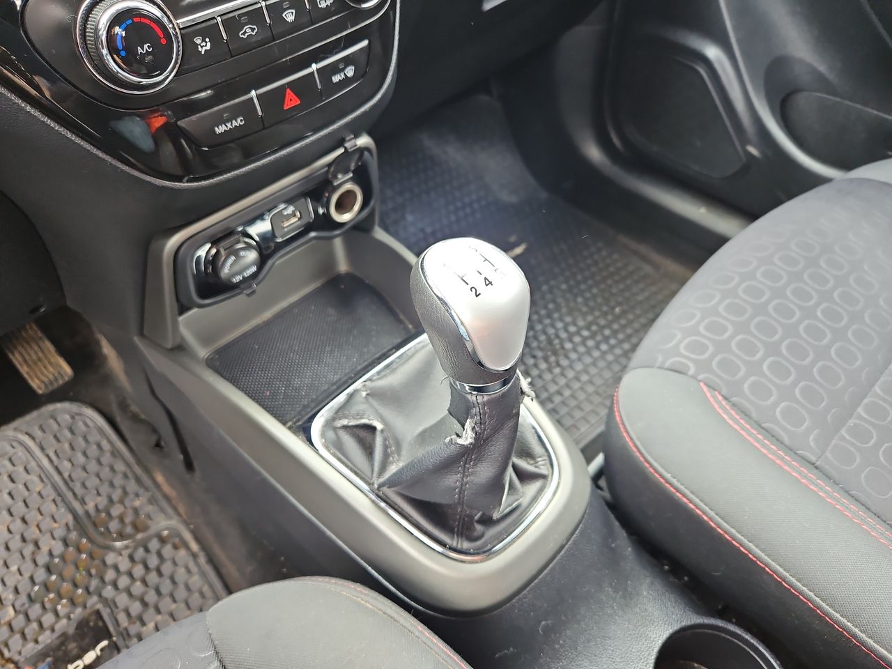 Changan Cs15 Cs15 Hatch Back 1.5 2023 Usado en Usados de Primera - Sergio Escobar