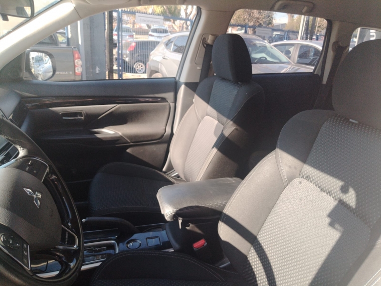 Mitsubishi Outlander Cvt 2.0 Aut - 2 Corridas De Asiento. 2019 Usado  Usado en Webautos.cl