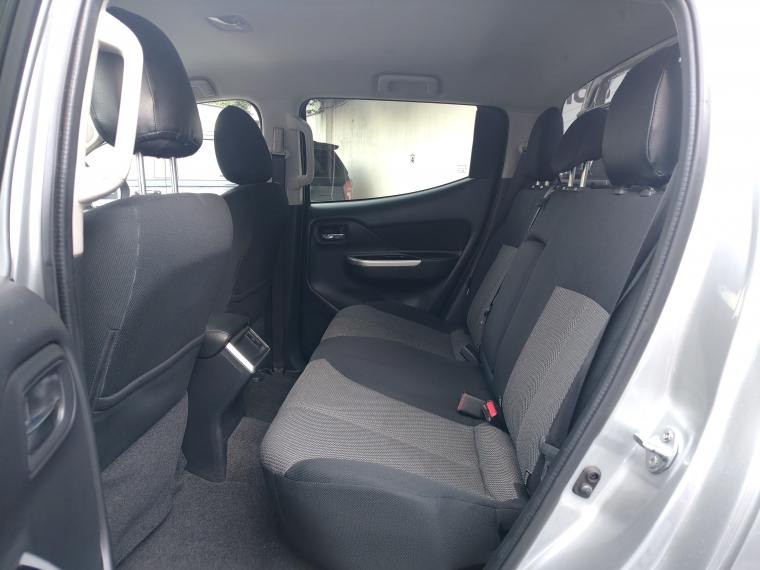 Mitsubishi L200 2.4 Td Dakar  Crs Hp At  4x4 Diesel 2023 Usado  Usado en Kovacs Usados