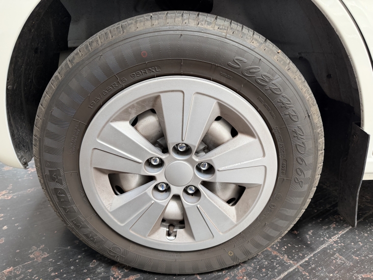 Kyc V5 cargo van 1.5l 5mt Ac 2026  Usado en Grass & Arueste