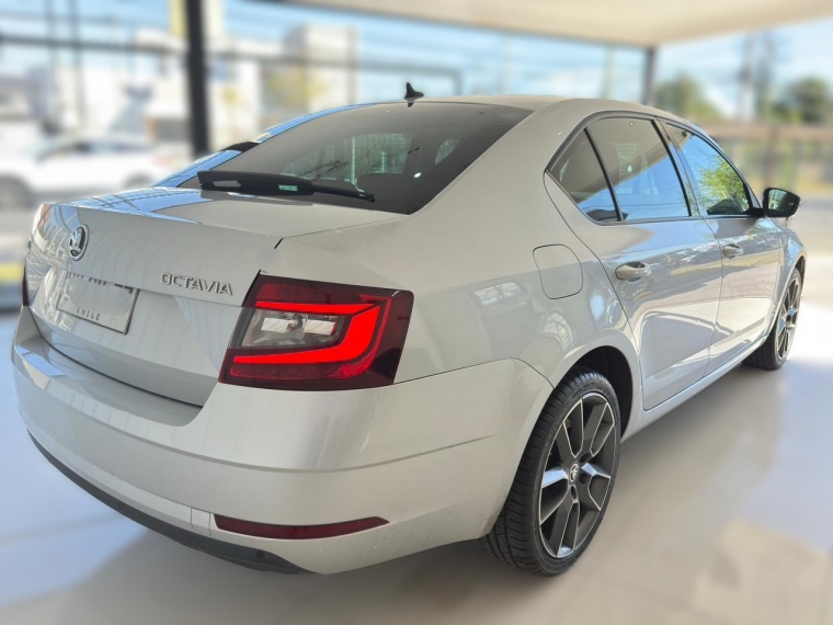 Skoda Octavia Ambition 1.4t Mt 6 Vel. 2021 Usado en Automotriz Olea Flaño