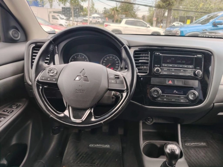 Mitsubishi Outlander 2.0 Mt 2017 Usado Usado en Webautos.cl Mitsubishi Outlander 2.0 Mt 2017 Usado Usado en Webautos.cl
