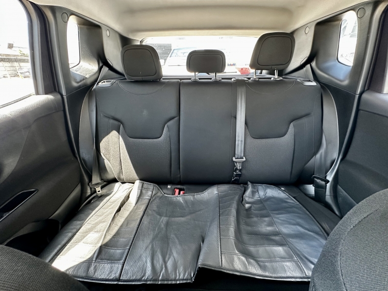 Jeep Avenger Renegade Sport Lx 4x2 Mt 1.8 2023 Usado en Rosselot Usados