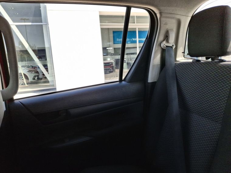 Toyota Hilux Hilux 2.4 Mt 4x4 Dx D-c Dsl Ev 2023 Usado  Usado en Webautos.cl