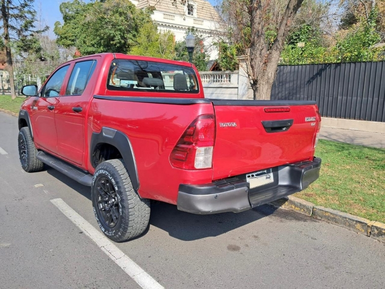 Toyota Hilux — foto 4 de 15